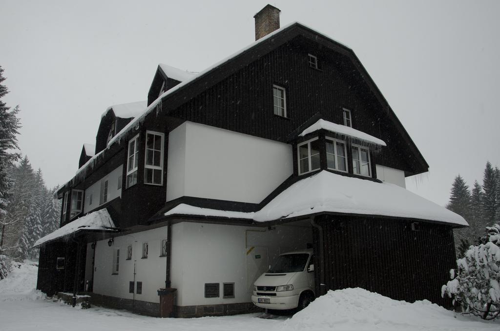 Hotel Konsel Ricky (Hradec Kralove) Exterior foto